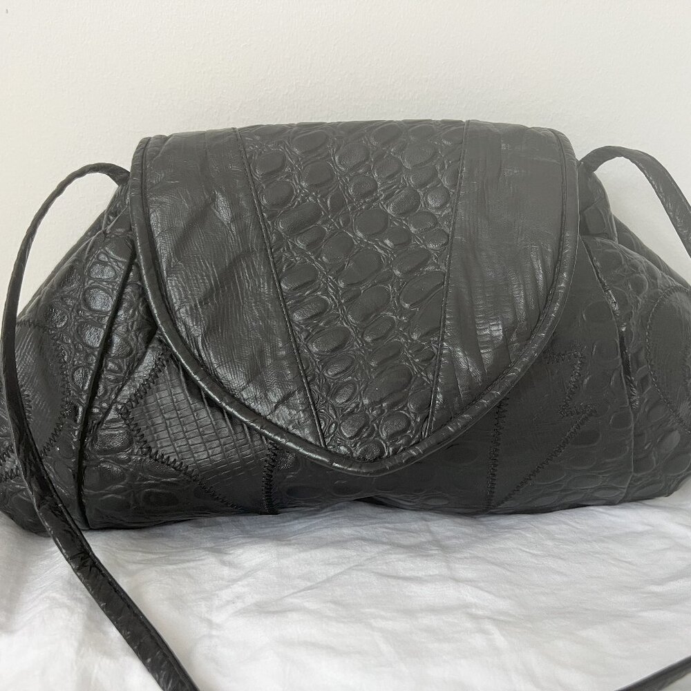 Mimo Sacs black textured leather purse